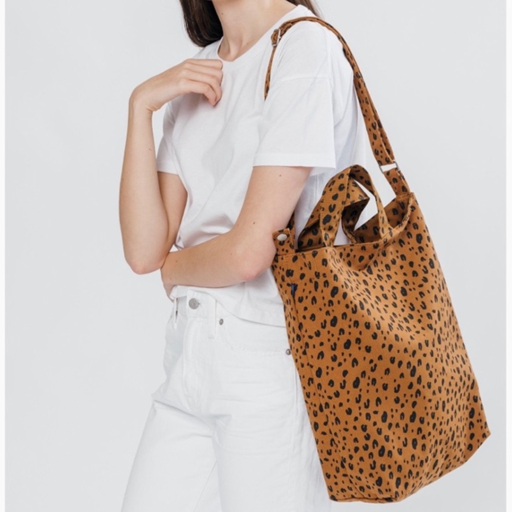 Baggu cheetah duck bag